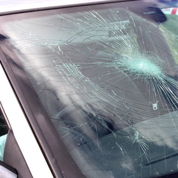 which auto glass replacement company to contact and how much does it cost to fix broken windshield  in South Carolina